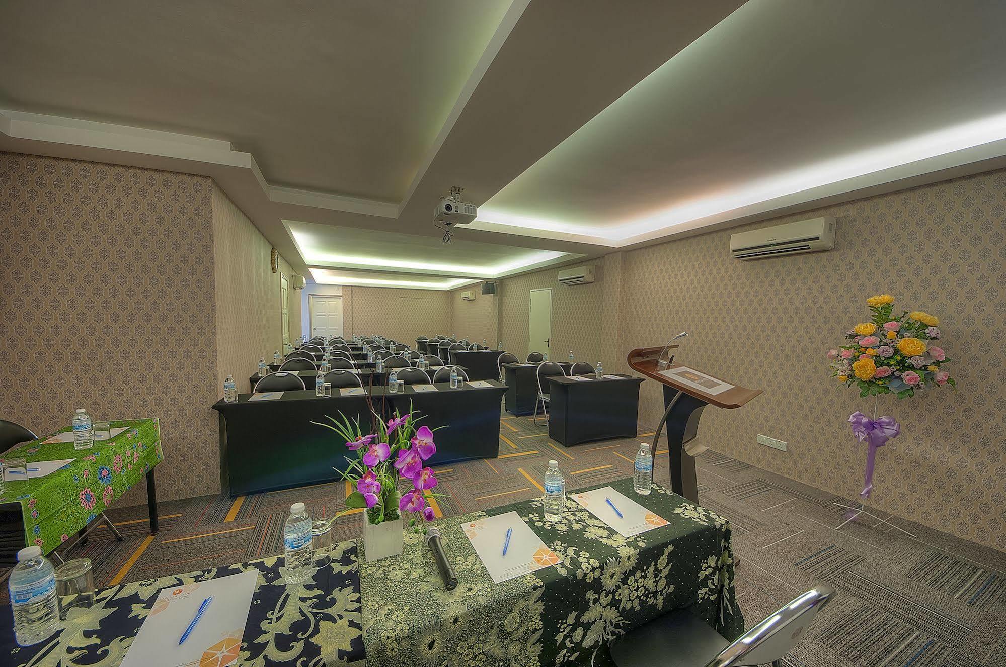 Arenaa Batik Boutique Hotell Kuantan Exteriör bild